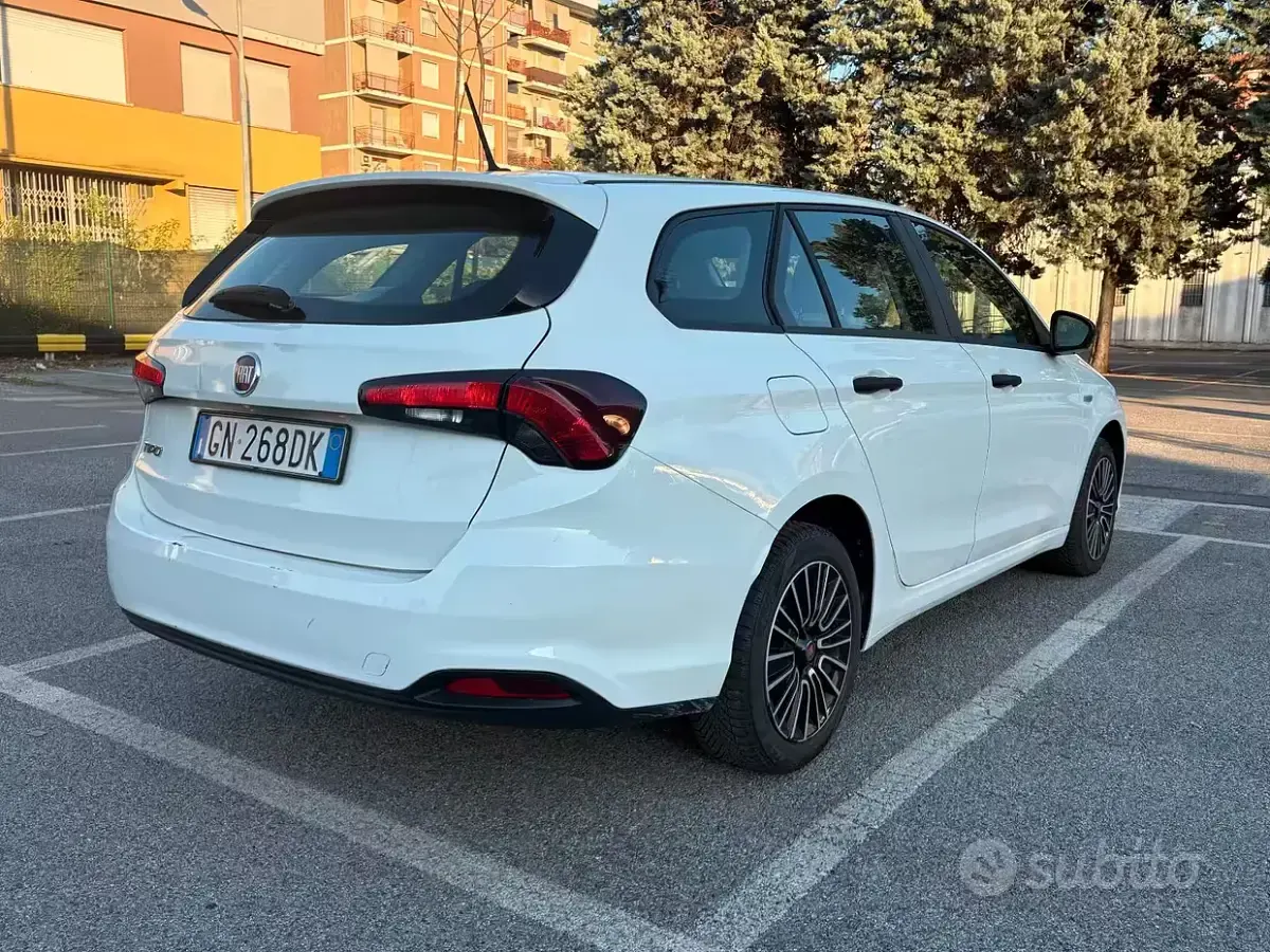 Usata Fiat Tipo 131 CV (96 kW) 2023 Bianco Station wagon