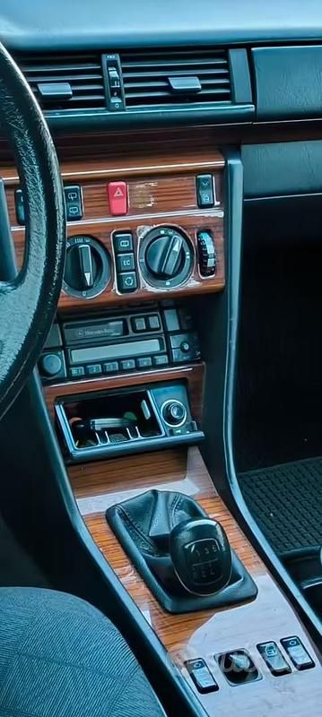 Usata Mercedes 200 136 CV (100 kW) 1995 Grigio Station wagon