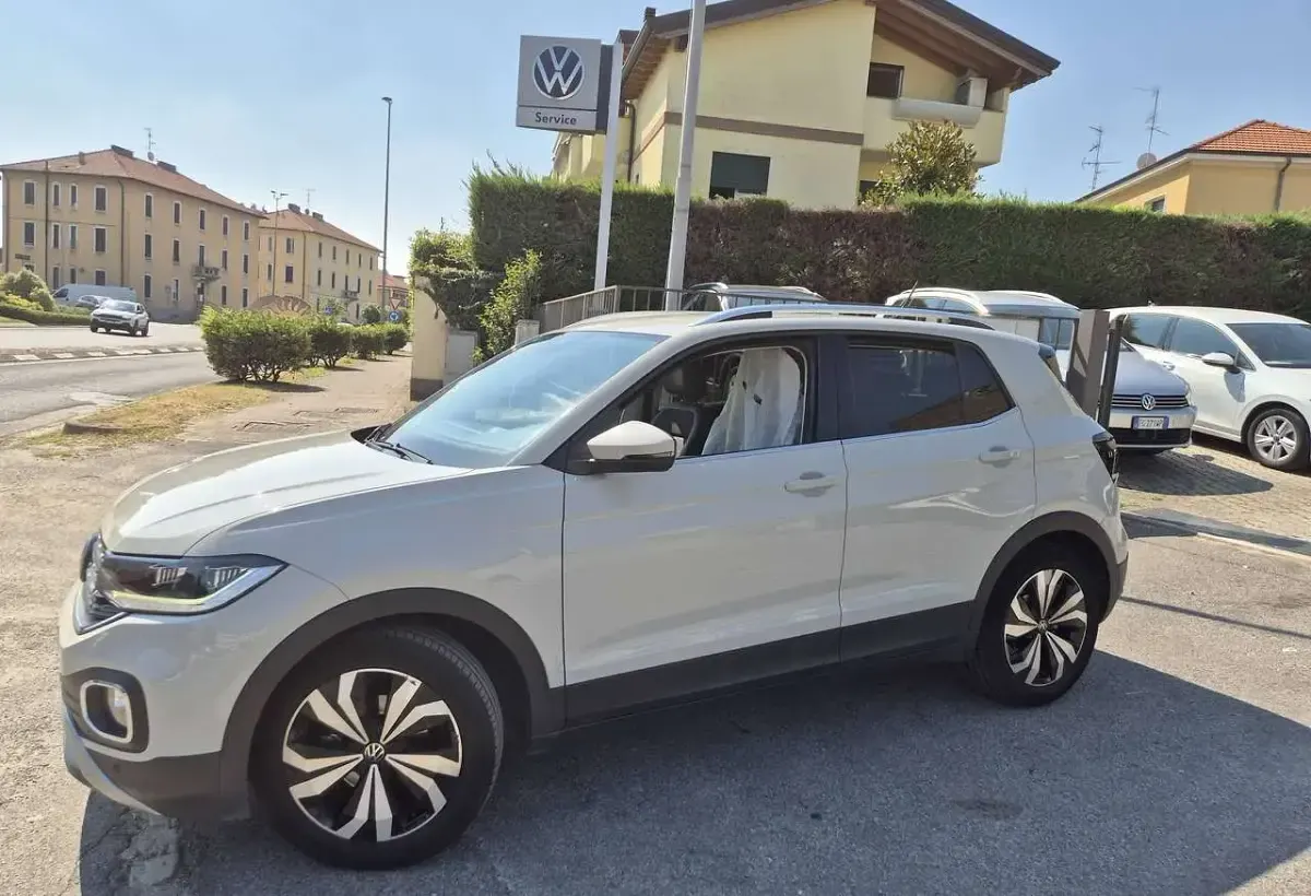 Usata VW T-Cross Advance 110 CV (80 kW) 2023 Ascor gray SUV