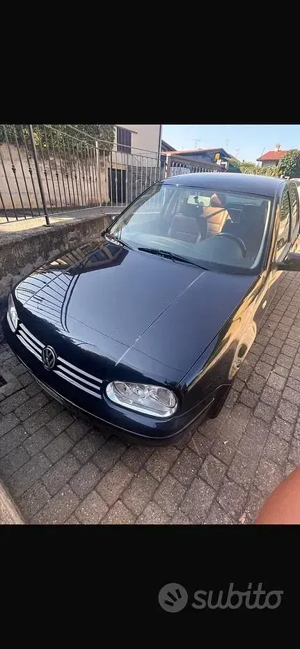 Usata VW Golf IV 105 CV (77 kW) 2002 Berlina