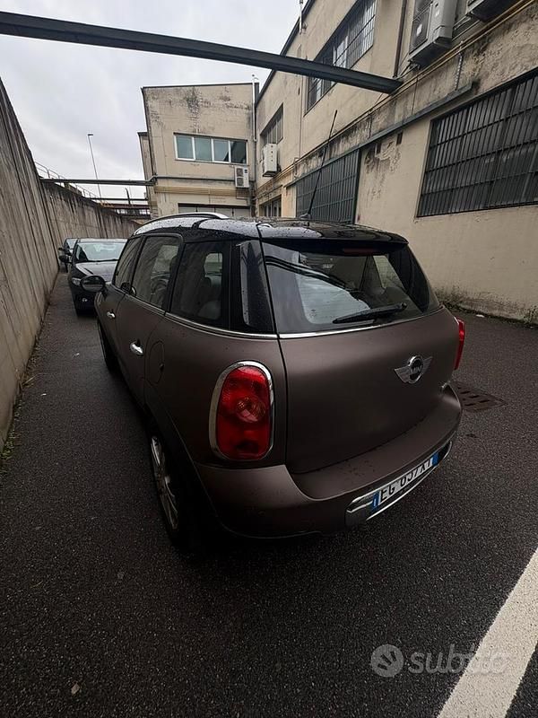 Usata Mini Countryman 111 CV (81 kW) 2011 Bianco SUV