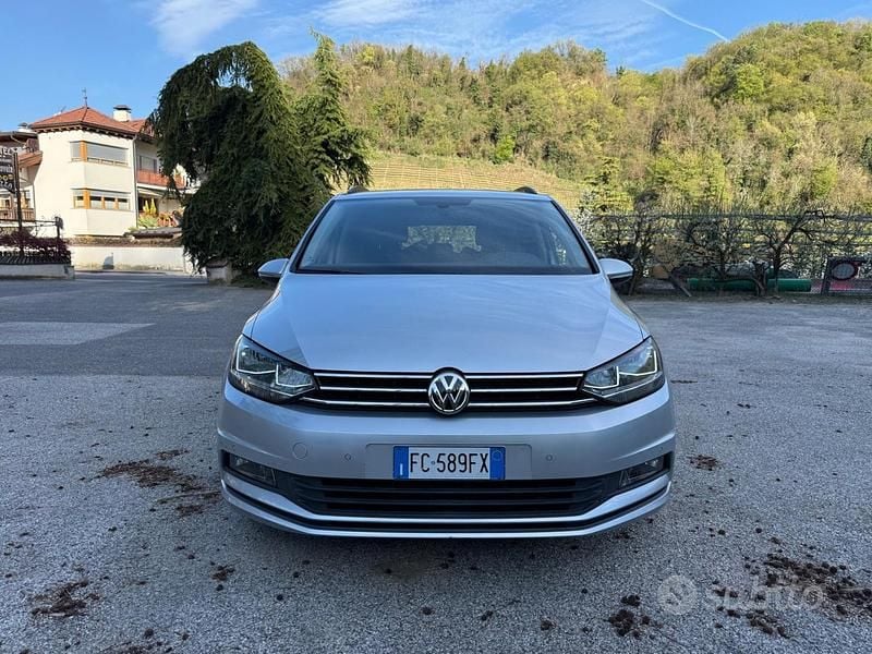 Usata VW Touran Highline 115 CV (84 kW) 2016 Grigio Monovolume