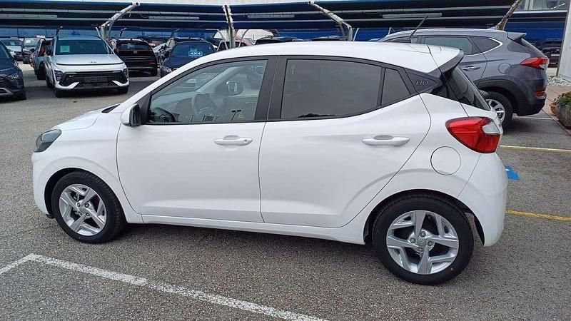 Usata Hyundai i10 67 CV (49 kW) 2023 Bianco Utilitaria