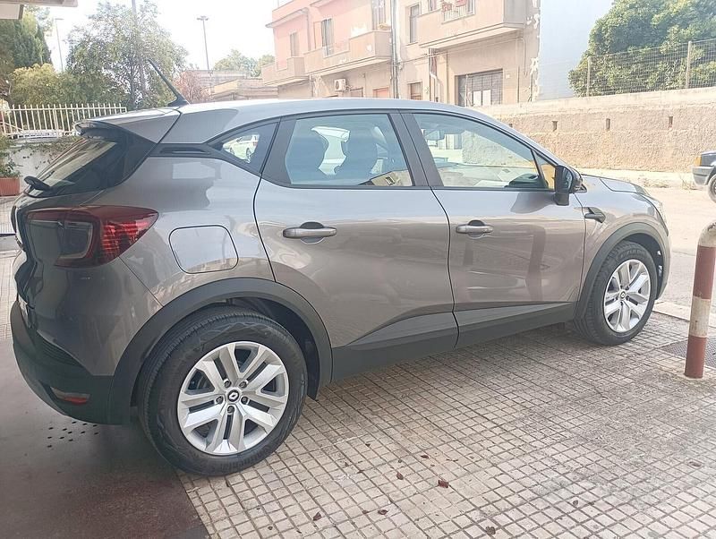 Usata Renault Captur Intens 91 CV (66 kW) 2022 Grigio SUV