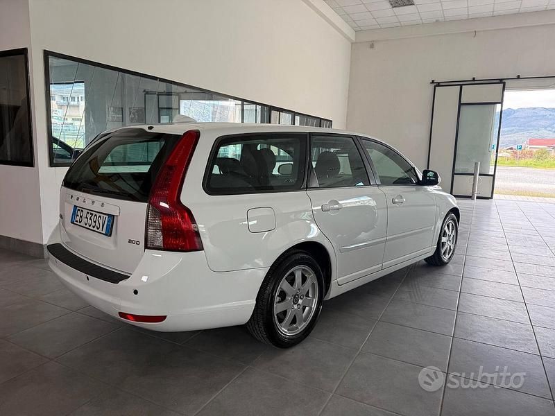 Usata Volvo V50 136 CV (100 kW) 2010 Bianco Station wagon
