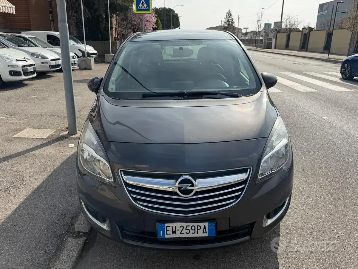 Usata Opel Meriva 95 CV (69 kW) 2016 Grigio Monovolume