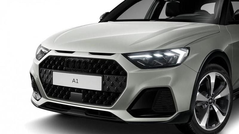 Nuova Audi A1 116 CV (85 kW) 2026 Argento cavo metallizzato nero mito meta SUV