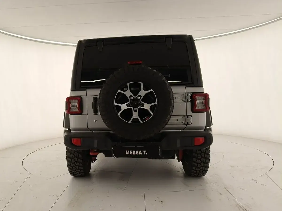 Usata Jeep Wrangler Unlimited Rubicon 200 CV (147 kW) 2020 Grigio chiaro SUV