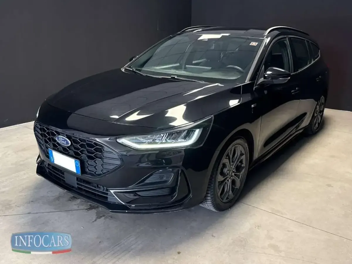 Usata Ford Focus ST-Line 155 CV (114 kW) 2023 Nero metallizzato Station wagon