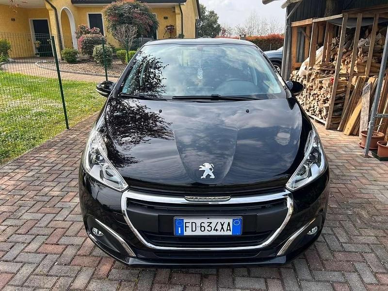Usata Peugeot 208 Allure 82 CV (60 kW) 2016 Utilitaria