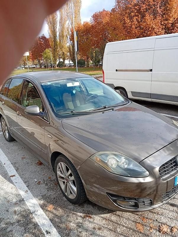 Usata 2010 Fiat Croma Tre volumi | 2000 € - Immagine 1/4