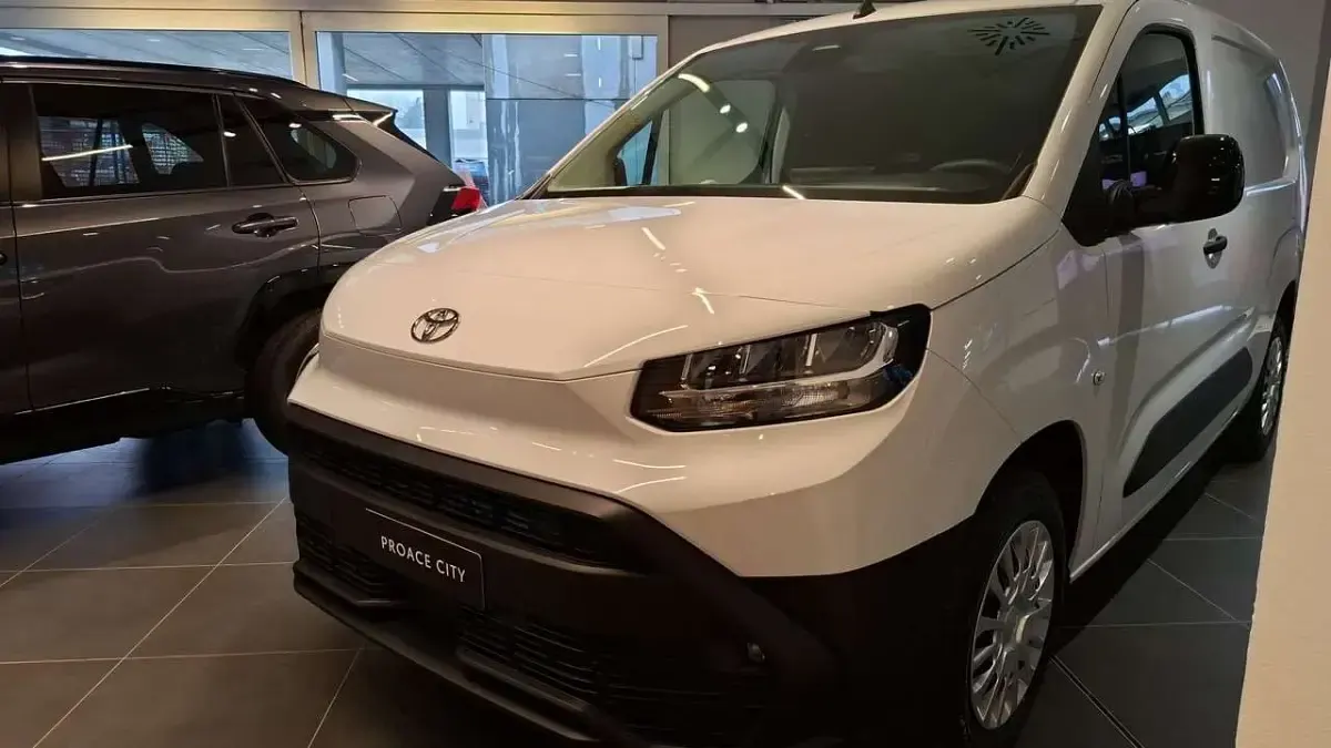 Nuova Toyota Proace City City 131 CV (96 kW) 2026 Bianco Monovolume