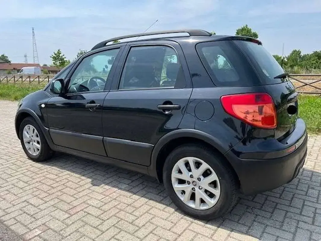 Usata Fiat Sedici Dynamic 120 CV (88 kW) 2011 Nero SUV