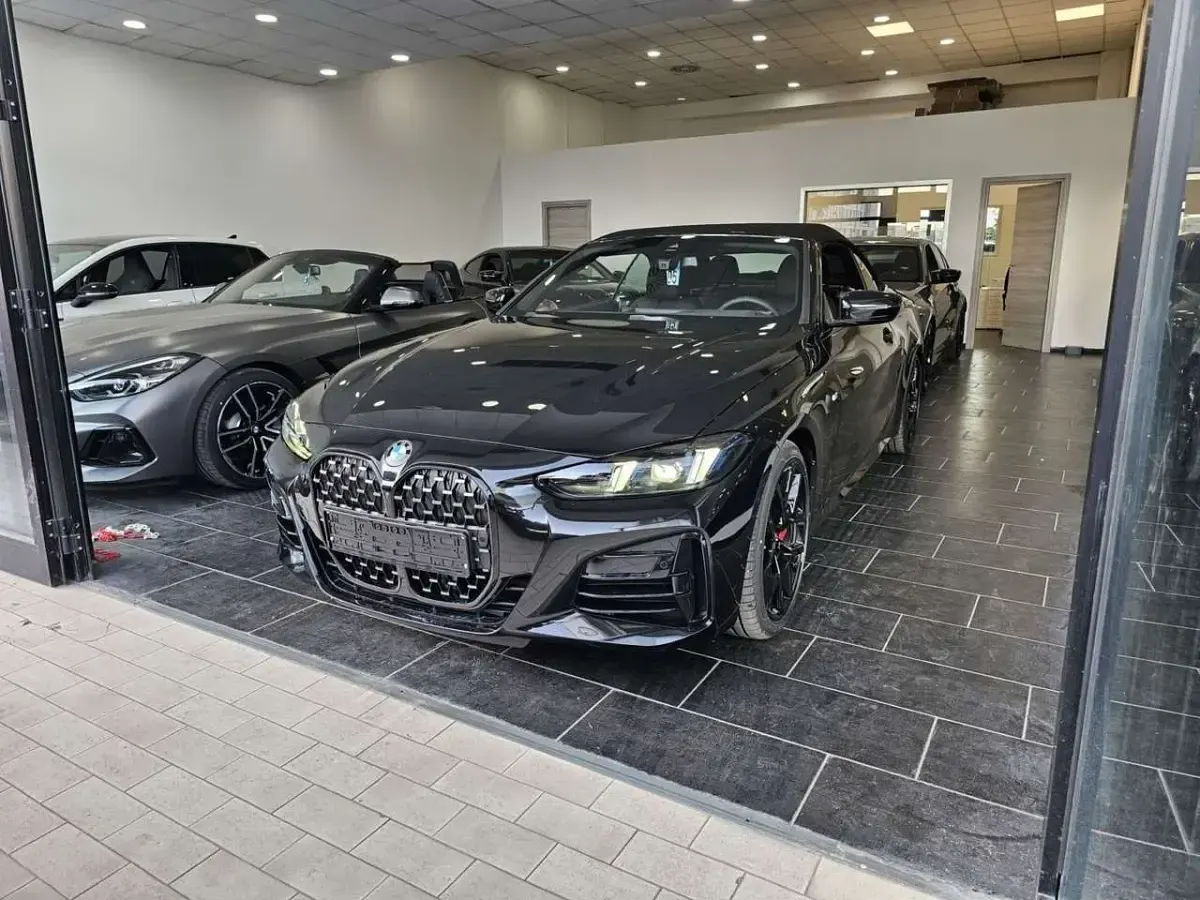Usata BMW 420 M Sport 190 CV (139 kW) 2026 Saphire black Cabrio