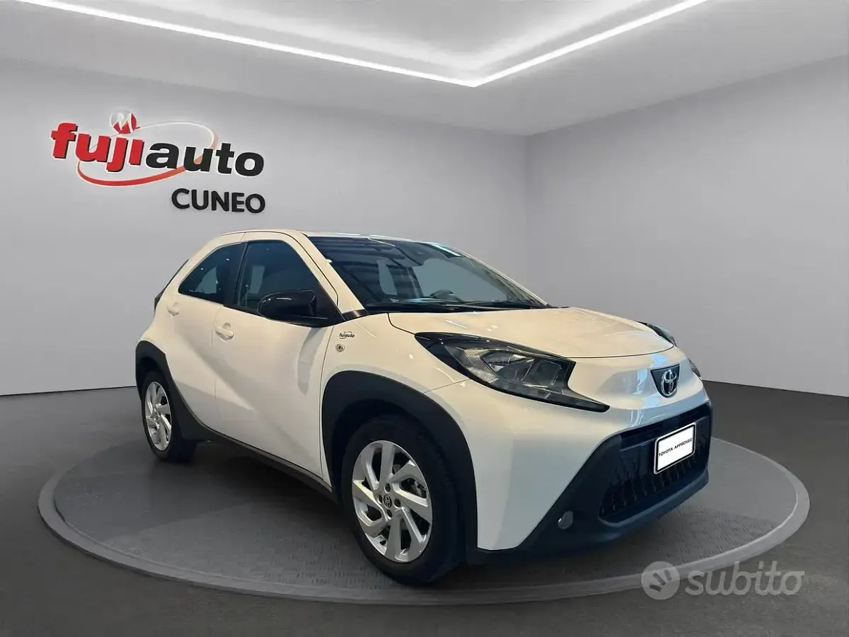 Usata Toyota Aygo X Active 72 CV (52 kW) 2022 Super white SUV