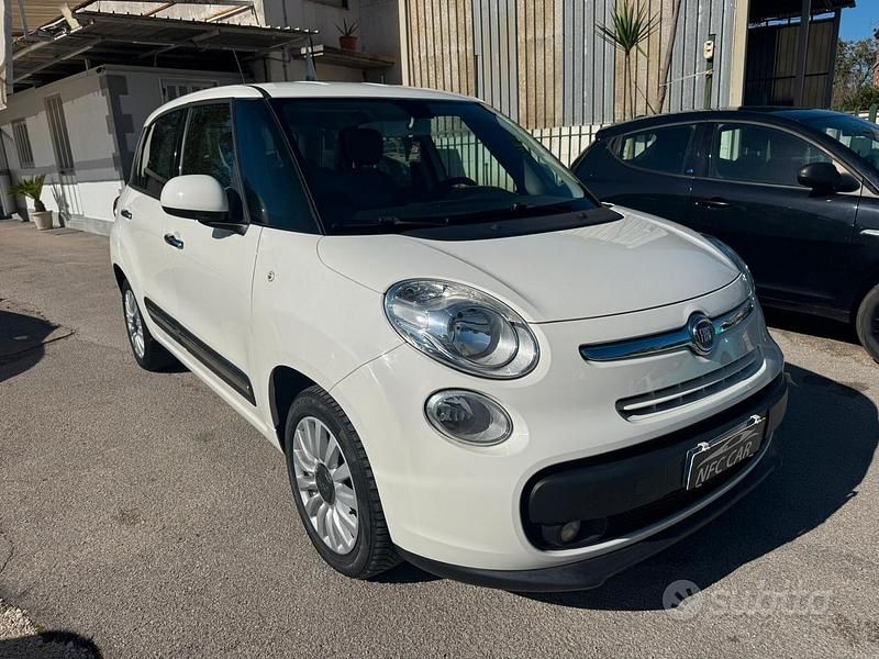 Bianco Usata 2013 Fiat 500L Lounge Monovolume | 7500 € (Buon prezzo) - Immagine 1/4