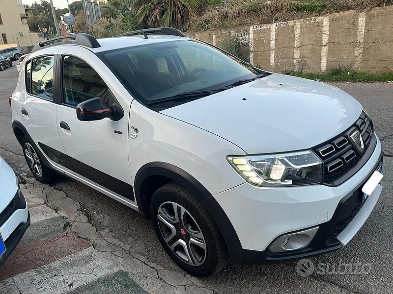 Usata Dacia Sandero Stepway 95 CV (69 kW) 2019 Bianco Utilitaria