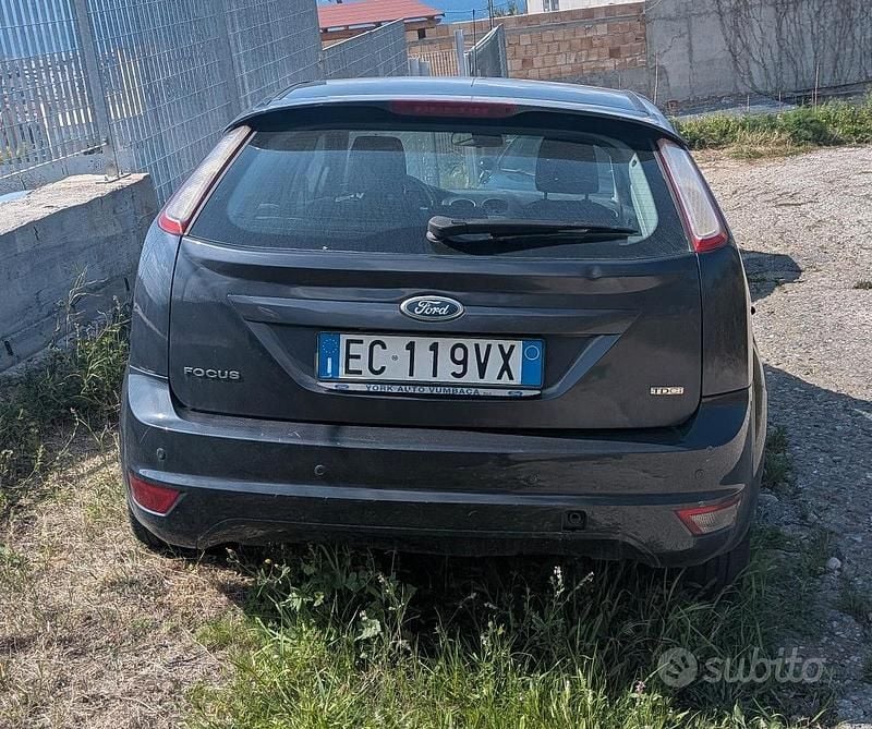 Usata Ford Focus 2010 Grigio Berlina