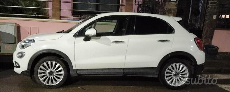 Bianco Usata 2016 Fiat 500X SUV | 13.900 € (Cara) - Immagine 1/4