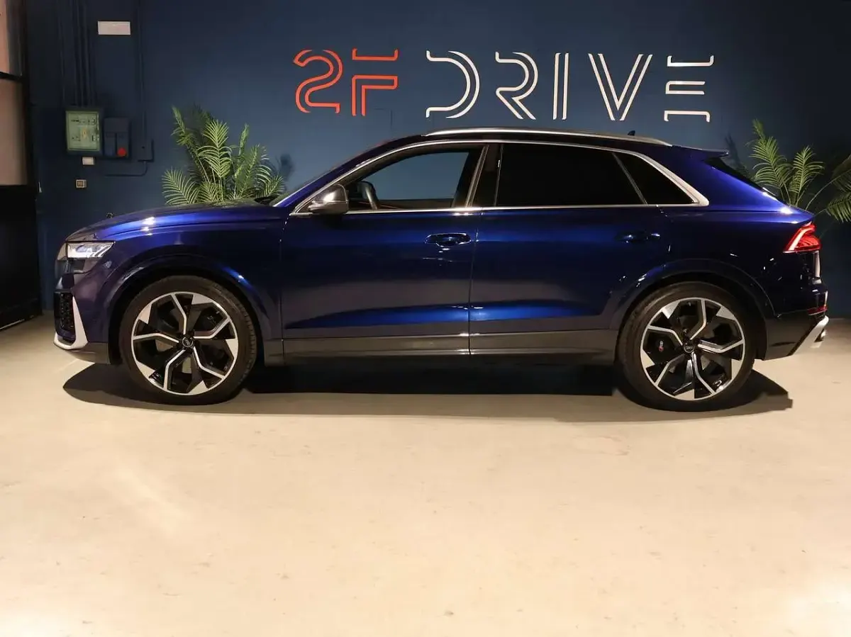 Usata Audi Q8 Ambiente 600 CV (441 kW) 2020 Blu/azzurro SUV