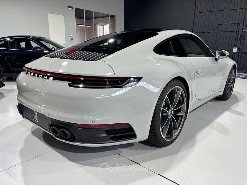 Usata Porsche 911 Carrera 4 385 CV (283 kW) 2021 Grigio Coupé