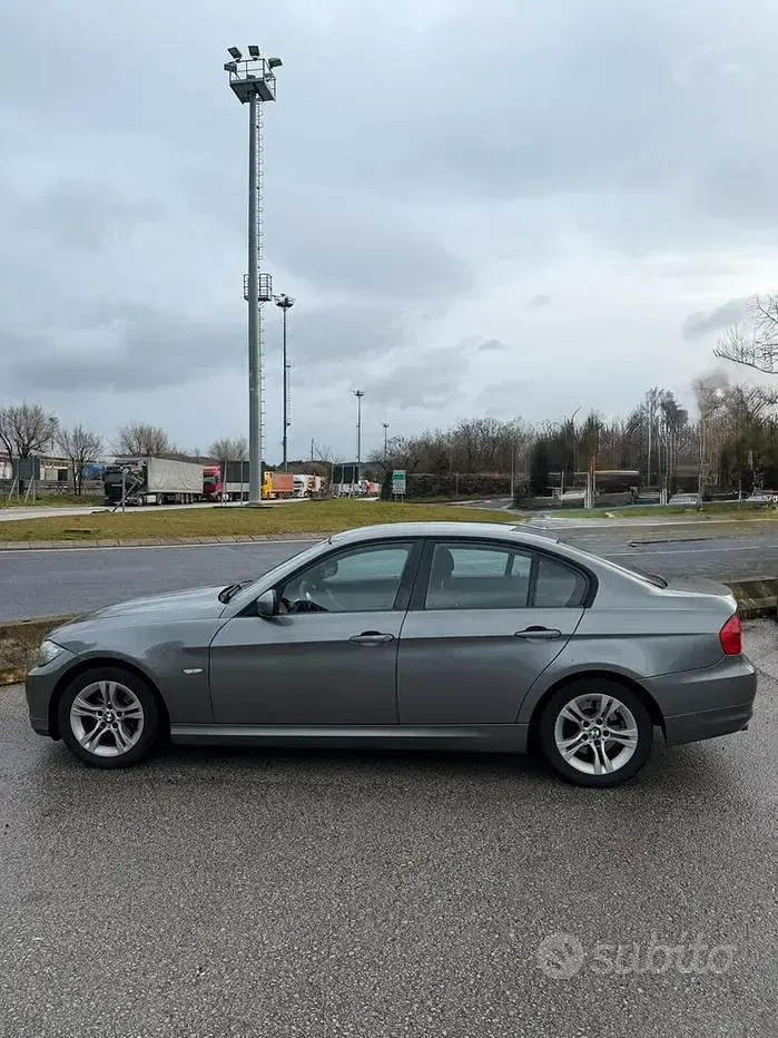 Usata BMW 320 177 CV (130 kW) 2009 Berlina