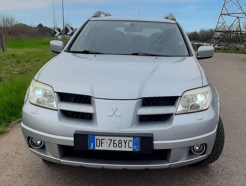 Usata Mitsubishi Outlander 136 CV (100 kW) 2007 Argento SUV