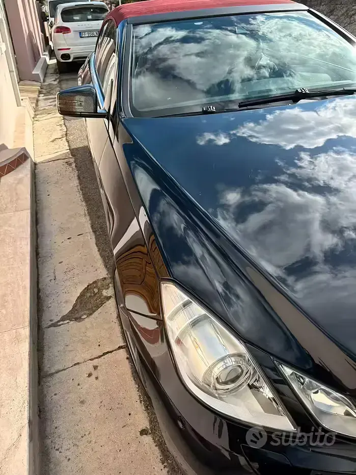 Usata Mercedes E220 170 CV (125 kW) 2011 Nero Cabrio