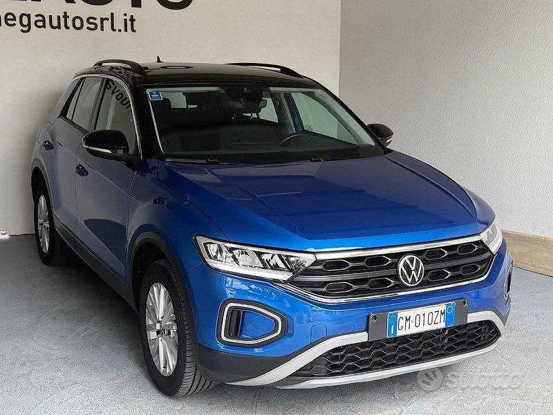 Usata VW T-Roc Life 150 CV (110 kW) 2023 Grigio SUV