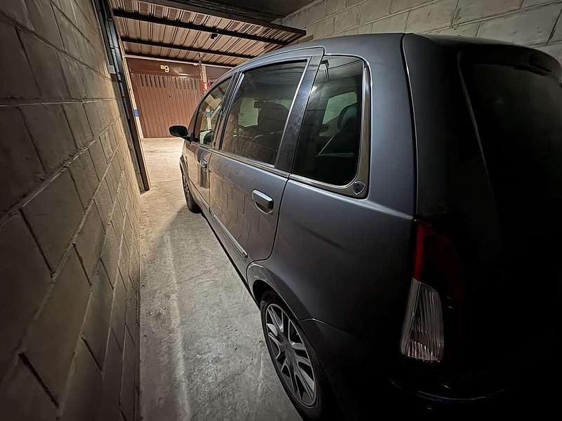 Usata Lancia Musa 95 CV (69 kW) 2009 Argento Monovolume