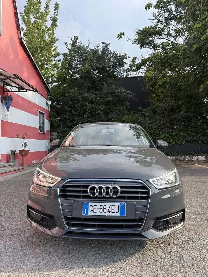 Usata Audi A1 Sportback Admired 95 CV (69 kW) 2017 Marrone Utilitaria
