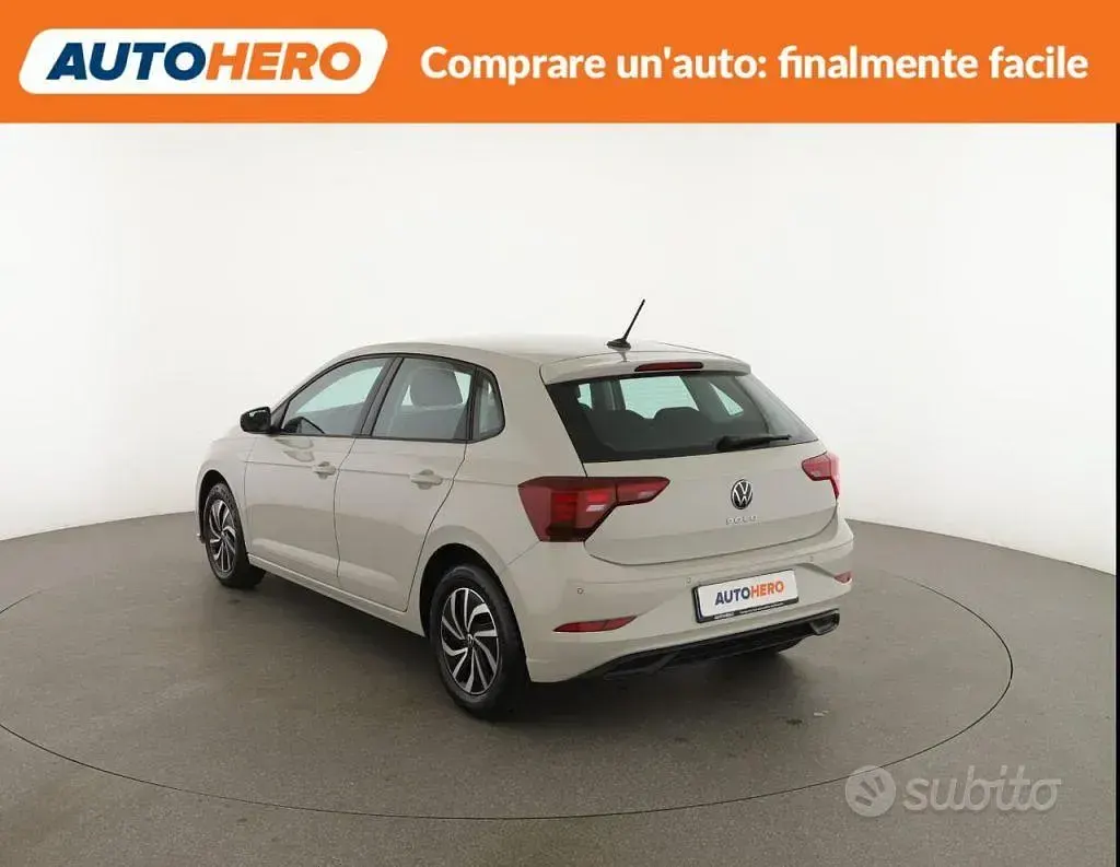 Usata VW Polo Life 95 CV (69 kW) 2023 Beige Utilitaria