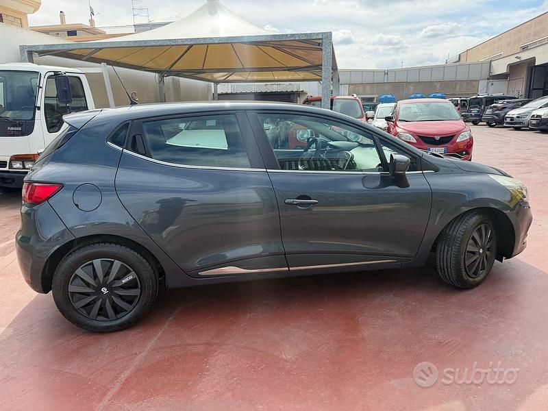 Usata Renault Clio IV Zen 75 CV (55 kW) 2016 Grigio Berlina