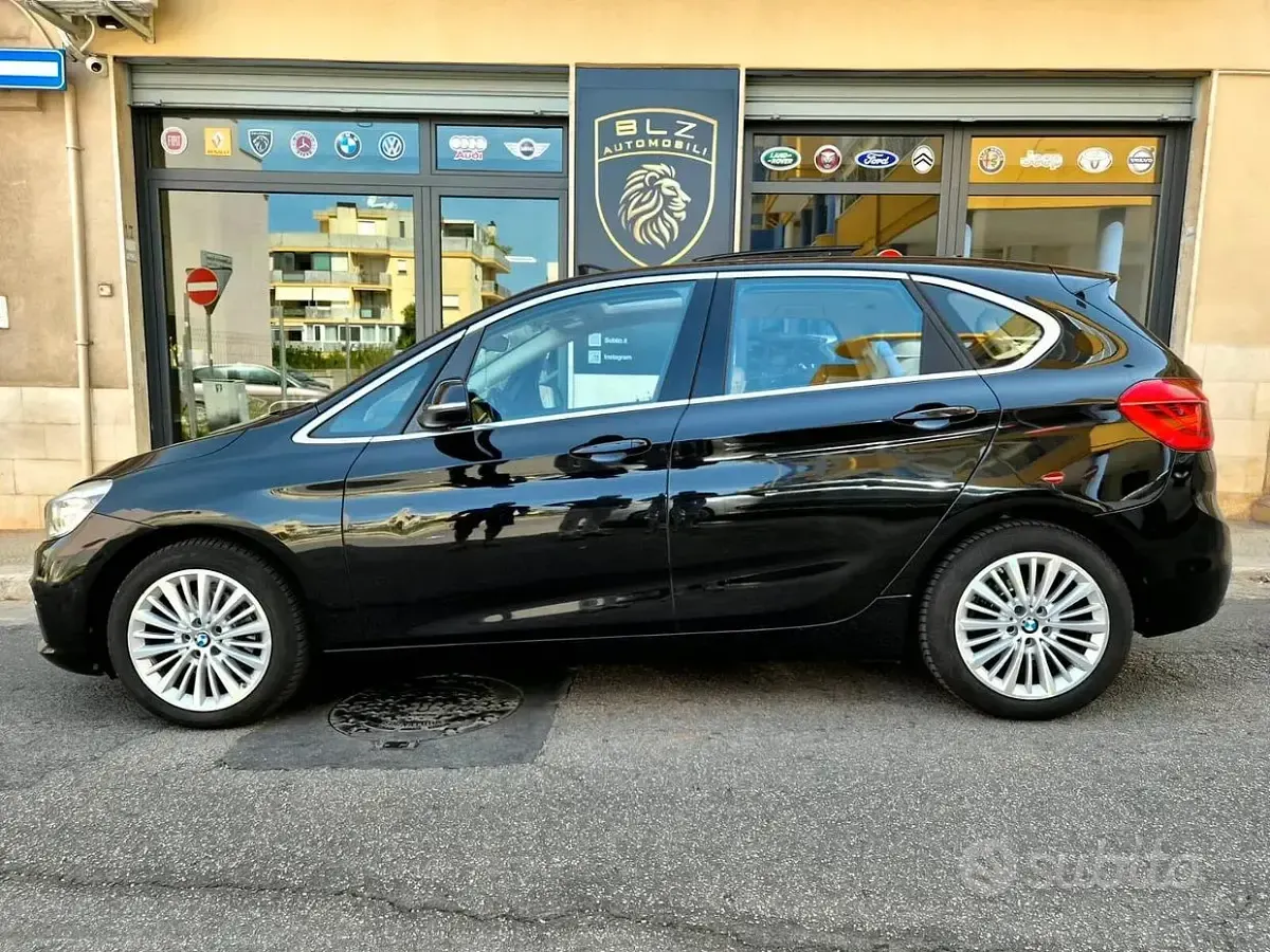 Usata BMW 218 Luxury Line 150 CV (110 kW) 2015 Nero Station wagon