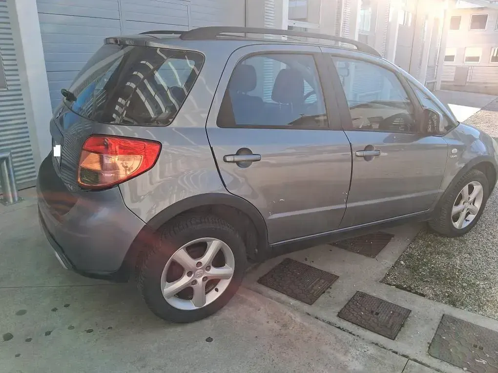 Usata Suzuki SX4 120 CV (88 kW) 2008 SUV