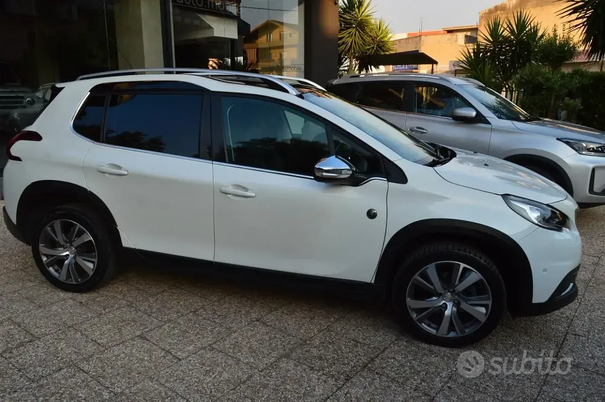 Usata Peugeot 2008 Crossway 120 CV (88 kW) 2017 Bianco SUV