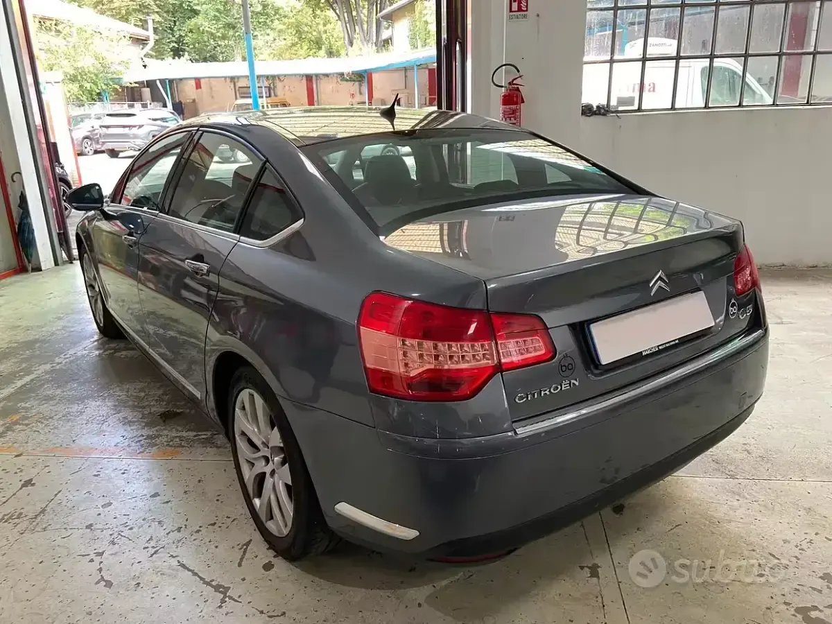 Usata Citroën C5 Exclusive 125 CV (91 kW) 2010 Grigio Berlina