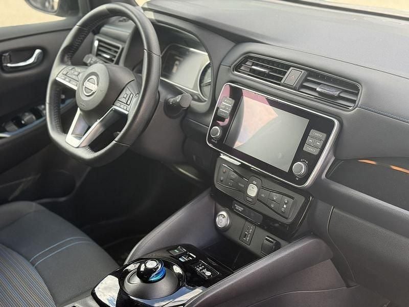 Usata Nissan Leaf Style Edition 89 kW (122 CV) 2022 Dark metal grey Utilitaria