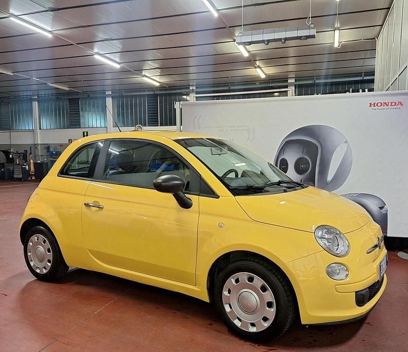 Giallo Usata 2010 Fiat 500 Pop Tre volumi | 5900 € (Buon prezzo) - Immagine 1/4