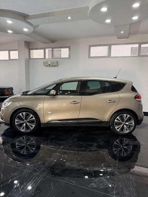Usata Renault Scénic IV Intens 110 CV (80 kW) 2019 Bronzo Monovolume