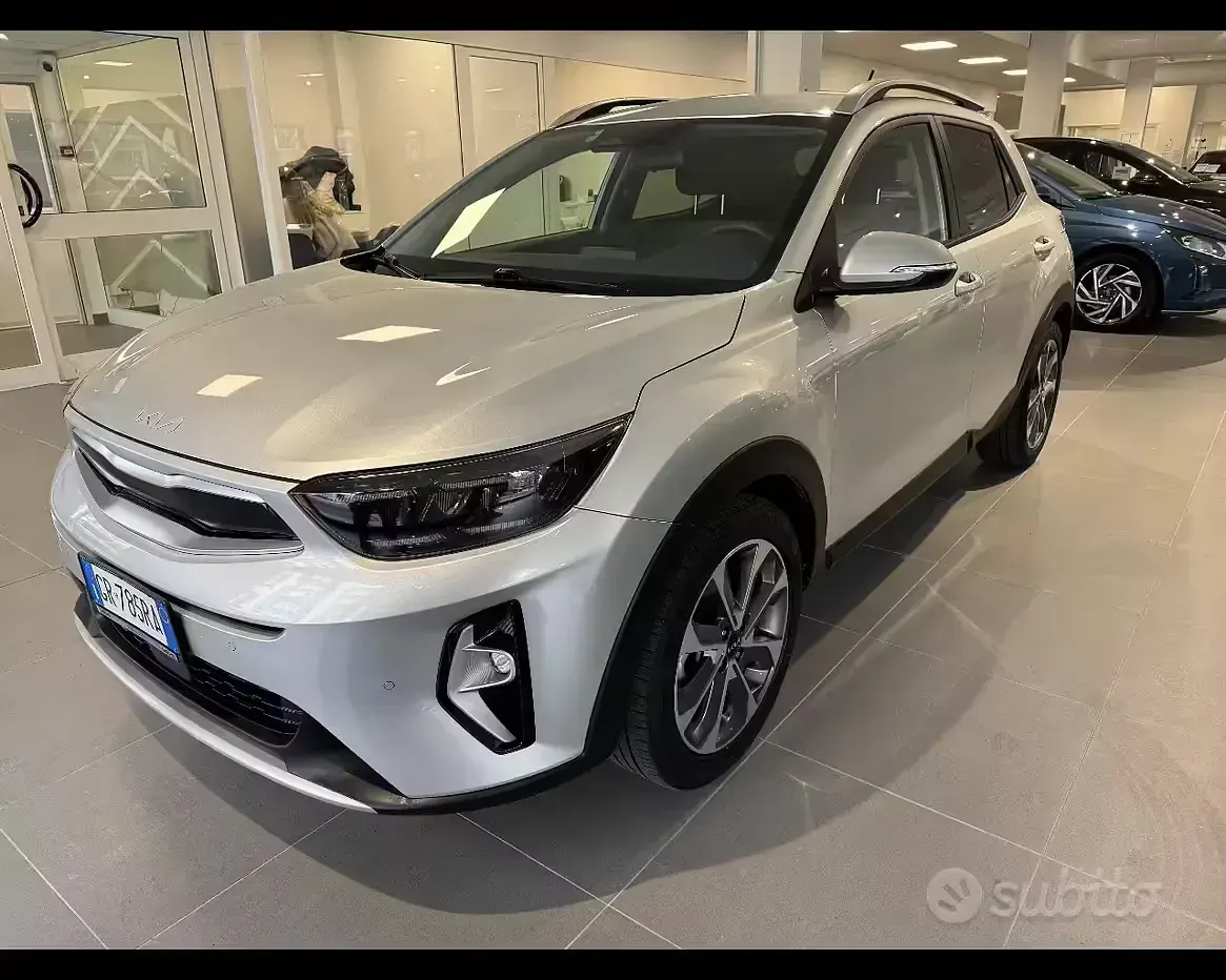 Usata Kia Stonic Style 100 CV (73 kW) 2024 Grigio SUV