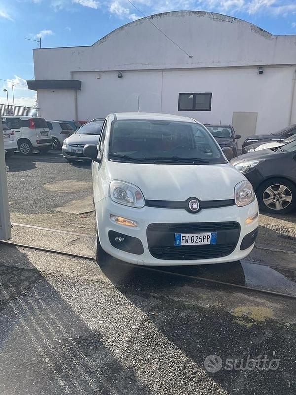 Usata Fiat Panda 4x4 Pop 85 CV (62 kW) 2019 Bianco Utilitaria