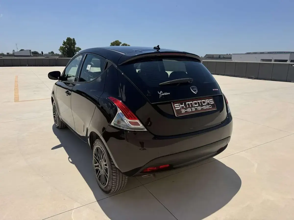 Usata Lancia Ypsilon Gold 69 CV (50 kW) 2021 Other Utilitaria