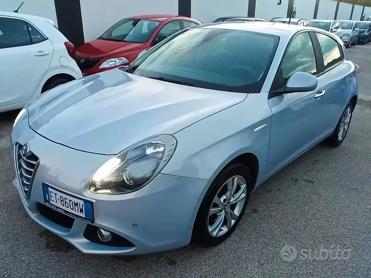 Usata Alfa Romeo Giulietta 105 CV (77 kW) 2015 Grigio Utilitaria