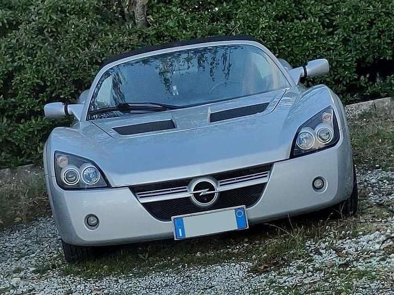 Usata Opel Speedster 147 CV (108 kW) 2006 Grigio Cabrio