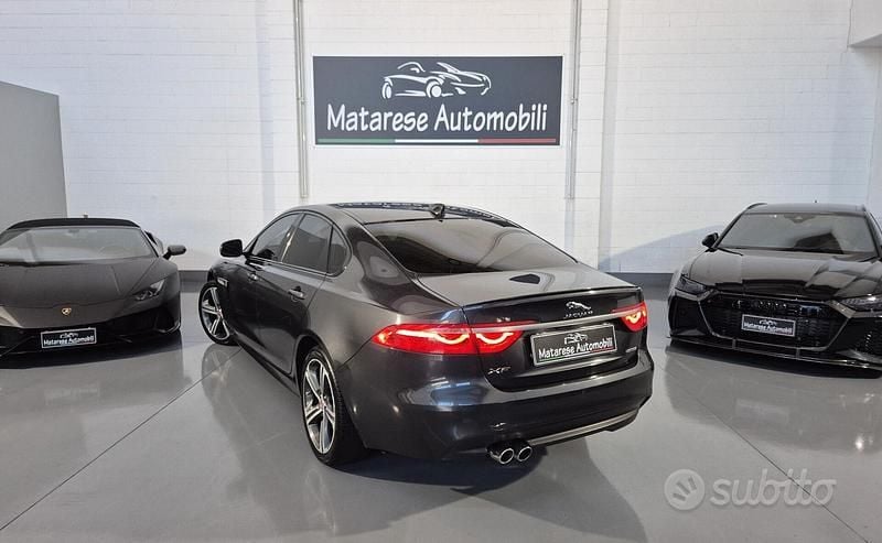 Usata Jaguar XF R-Sport 179 CV (131 kW) 2018 Grigio Berlina