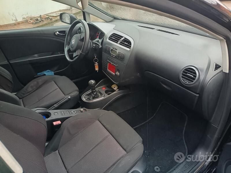 Usata Seat Leon 105 CV (77 kW) 2007 Nero Berlina