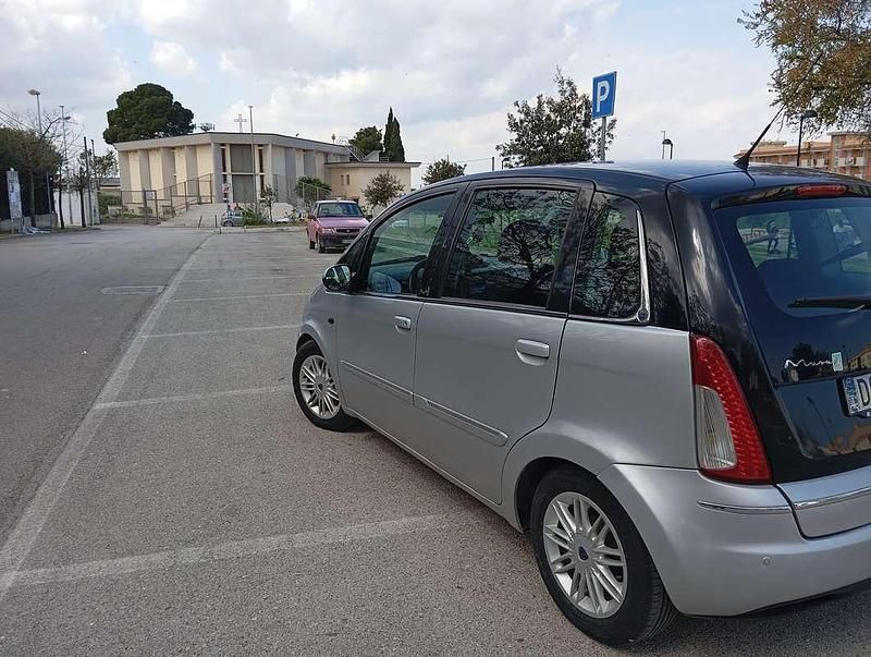 Usata Lancia Musa 90 CV (66 kW) 2007 Monovolume