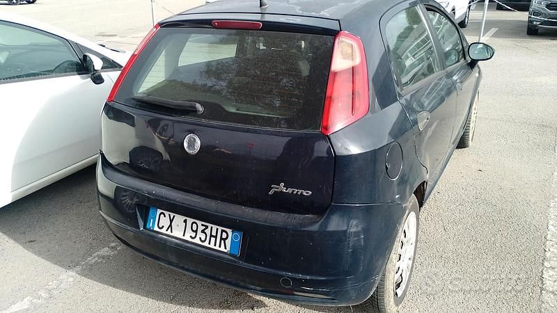 Usata Fiat Grande Punto 75 CV (55 kW) 2005 Blu Utilitaria