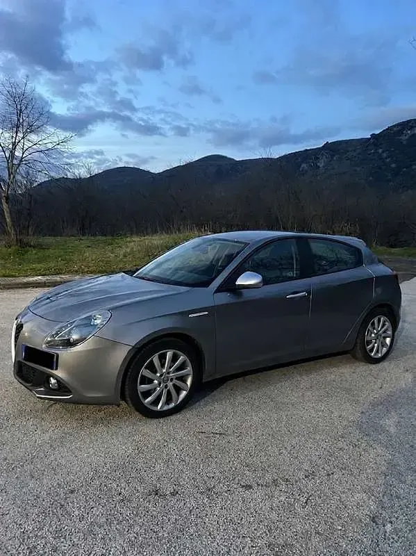 Usata Alfa Romeo Giulietta 120 CV (88 kW) 2018 Utilitaria